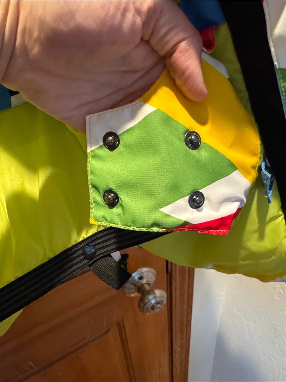 Wild Snow Multi-Color Geometric Ski Snowboard Jacket - Youth XL